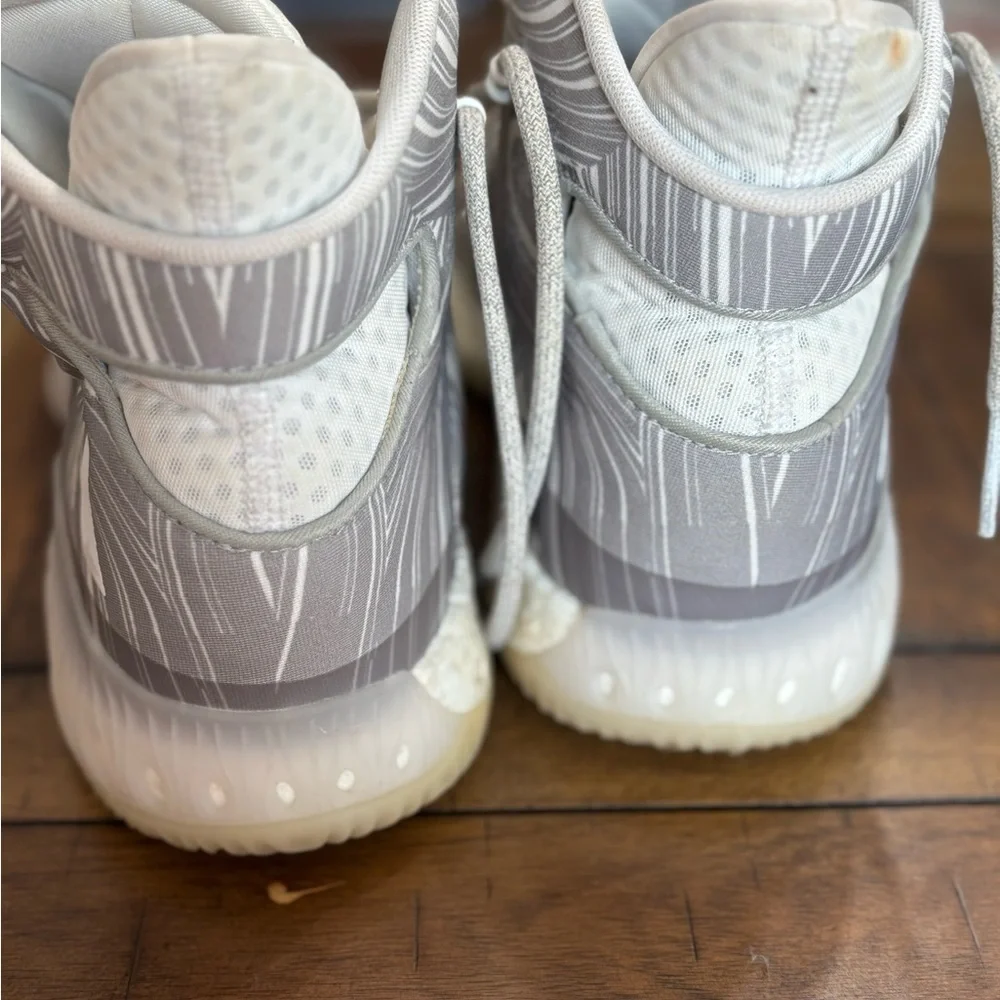 Adidas Men's Gray and White Athletic Shoes